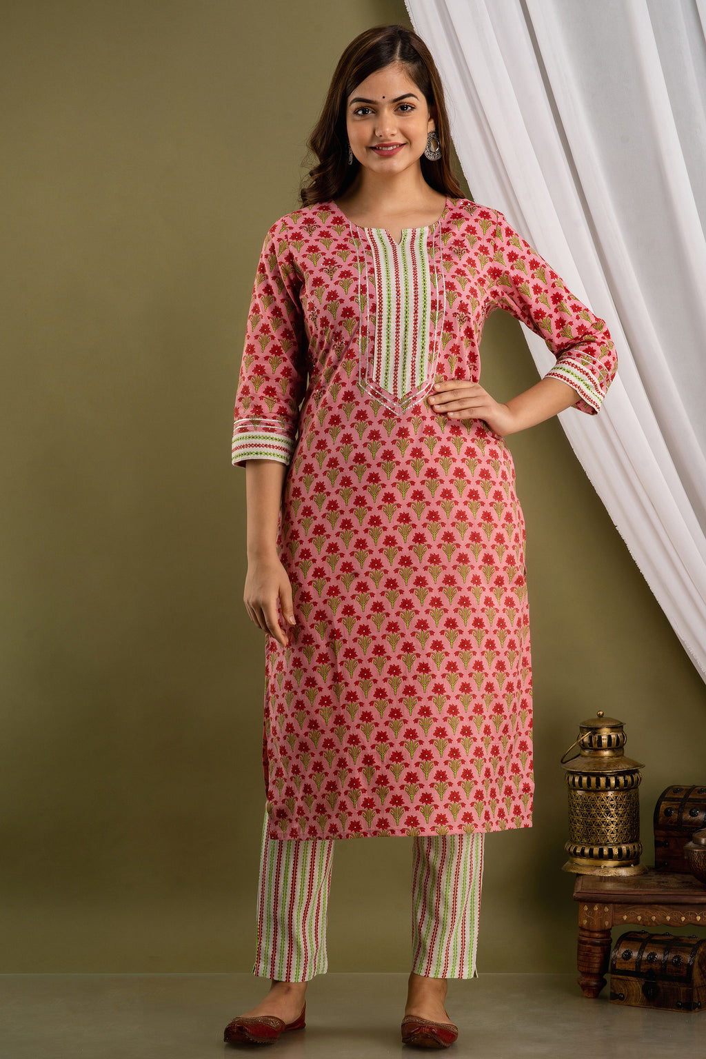 Gulabi Guldasta Dupatta Set