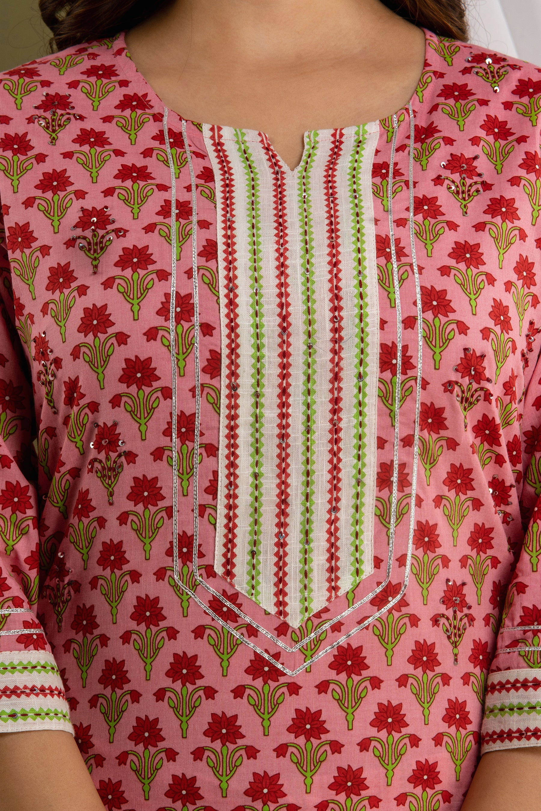 Gulabi Guldasta Dupatta Set