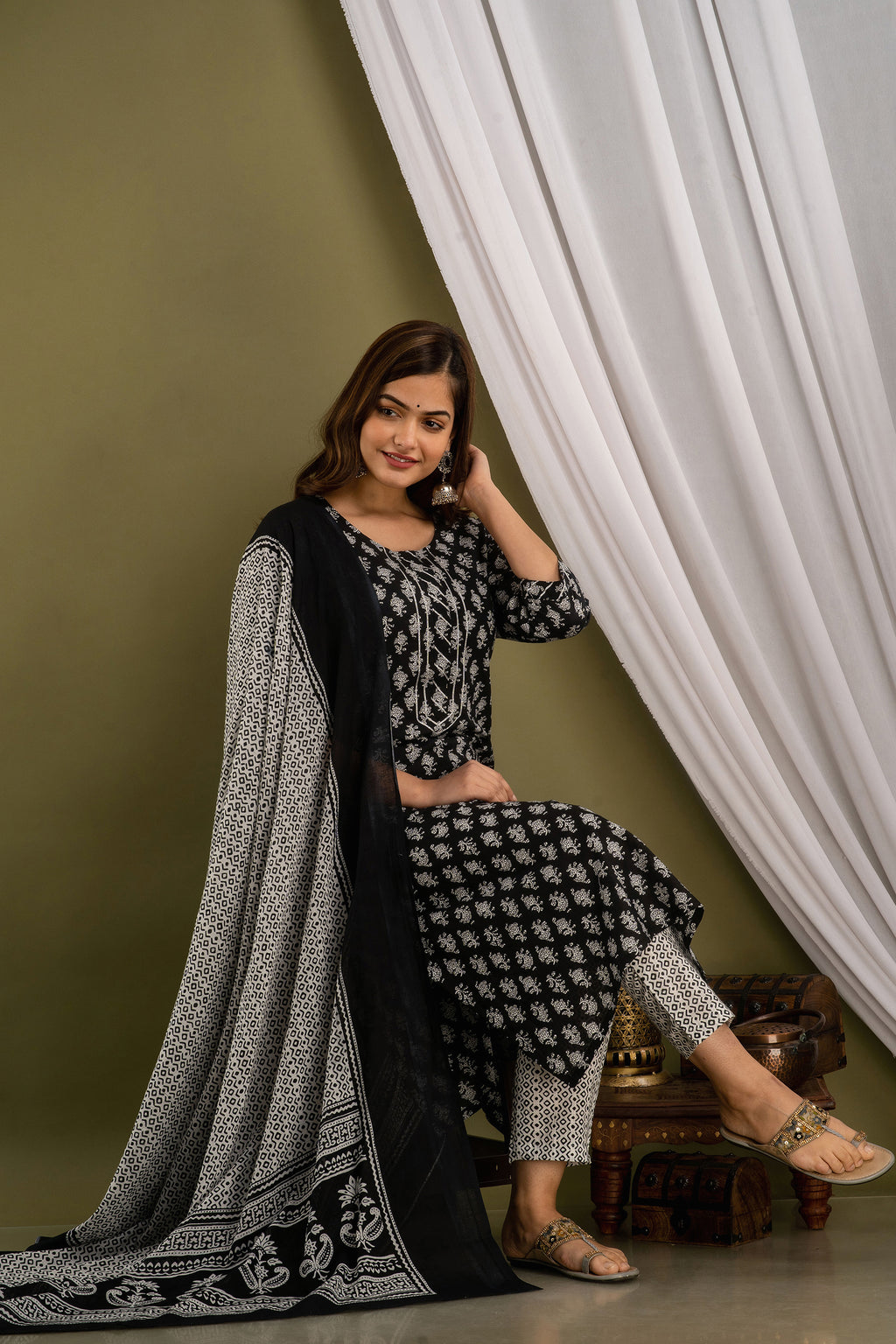 Moonlit Monochrome Dupatta Set