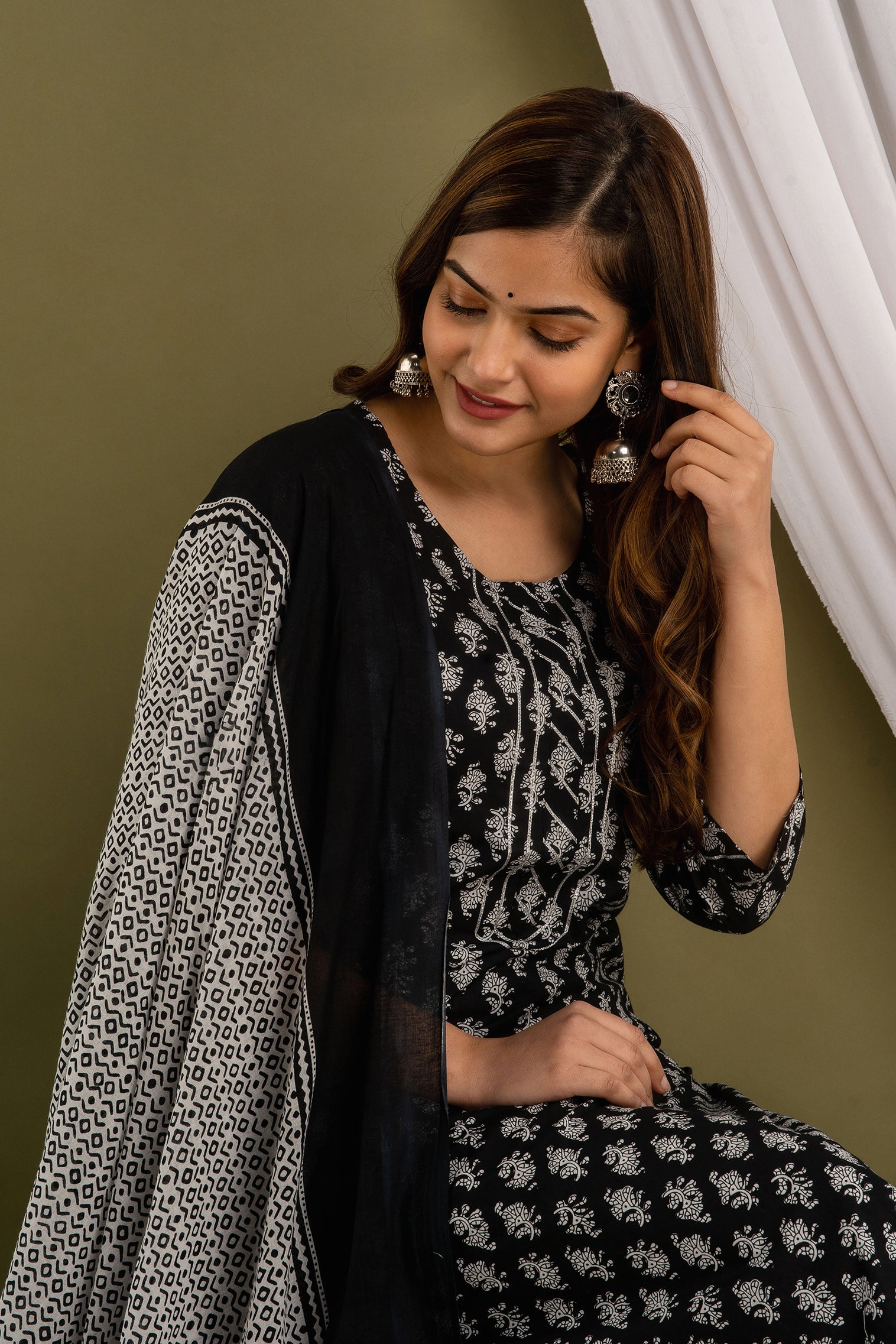 Moonlit Monochrome Dupatta Set