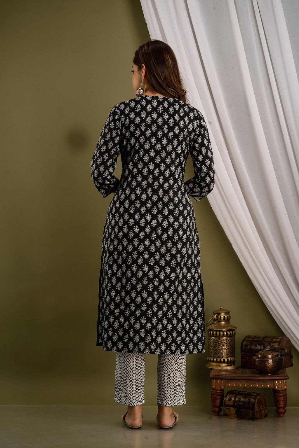 Moonlit Monochrome Dupatta Set