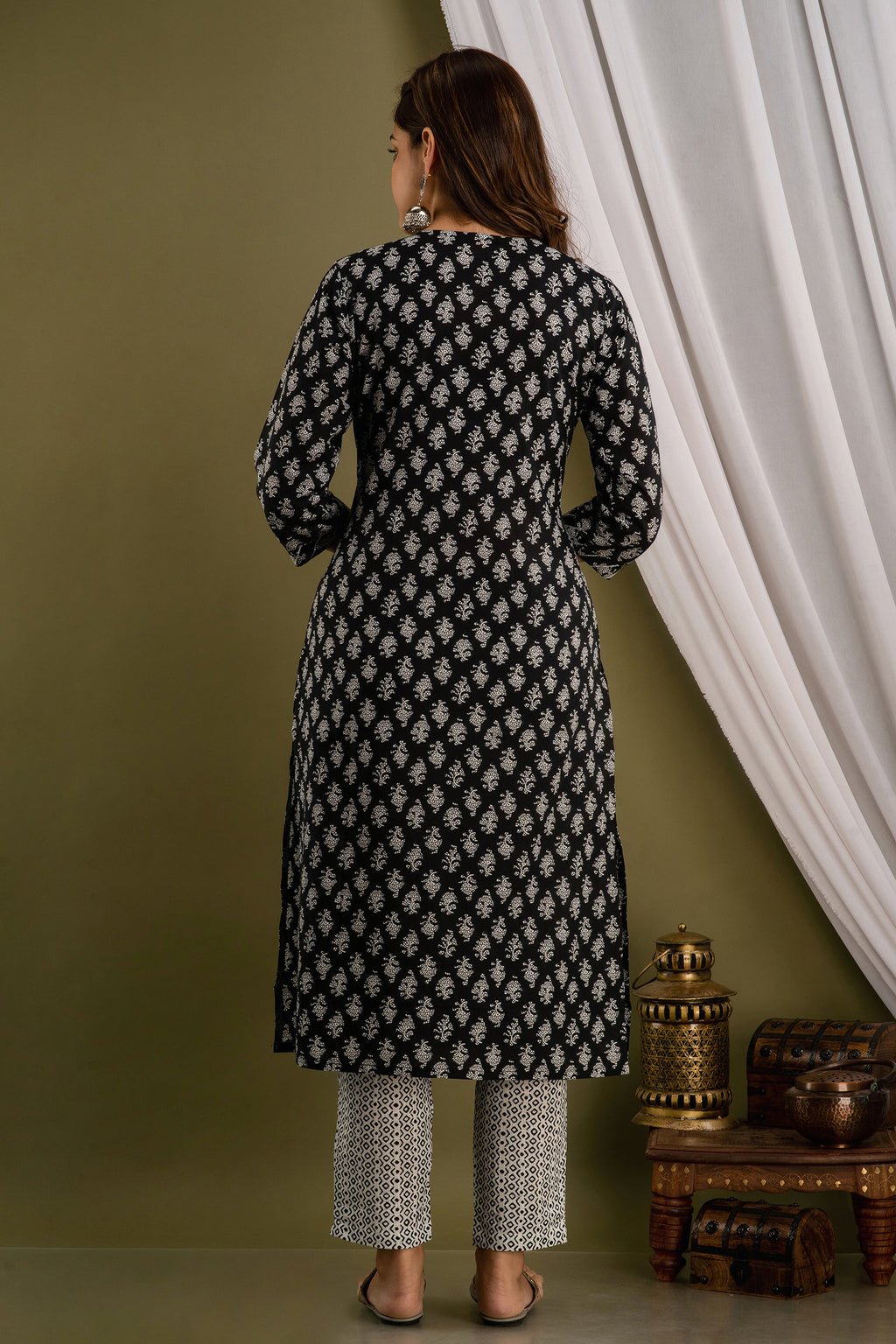 Moonlit Monochrome Dupatta Set