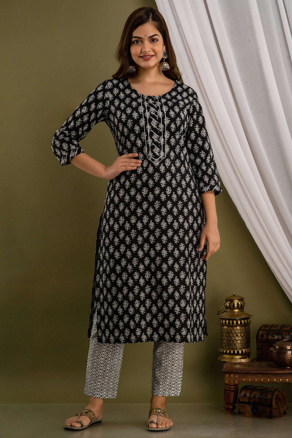 Moonlit Monochrome Dupatta Set