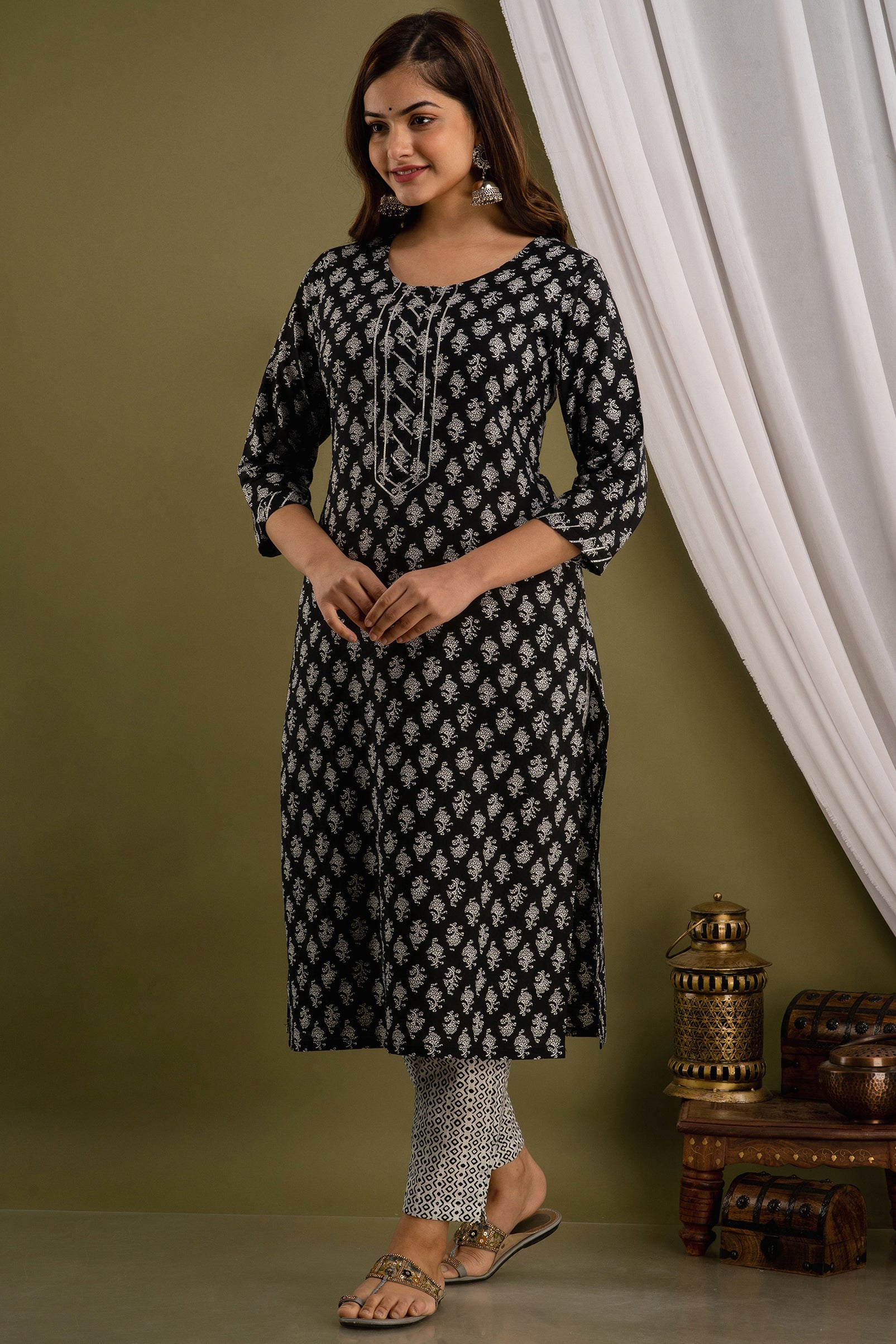 Moonlit Monochrome Dupatta Set