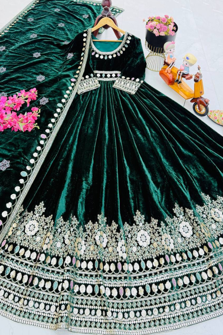 Emerald Velvet Royale Set