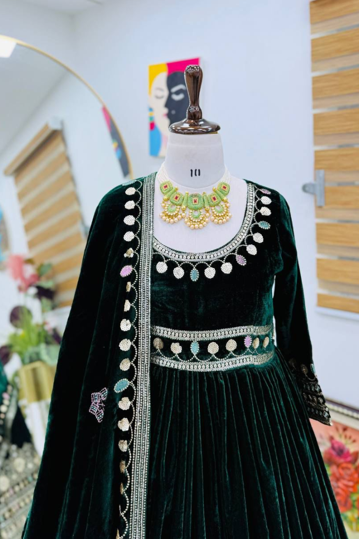 Emerald Velvet Royale Set